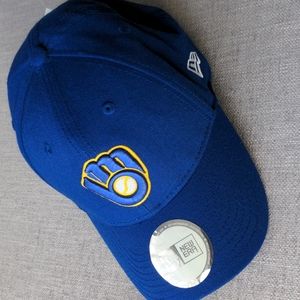 NWT New Era 39Thirty Hat Milwaukee Brewers, One Size Adjustable
